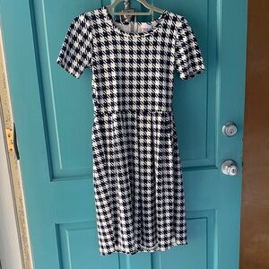 LuLaRoe Black and White Houndstooth Midi Dress